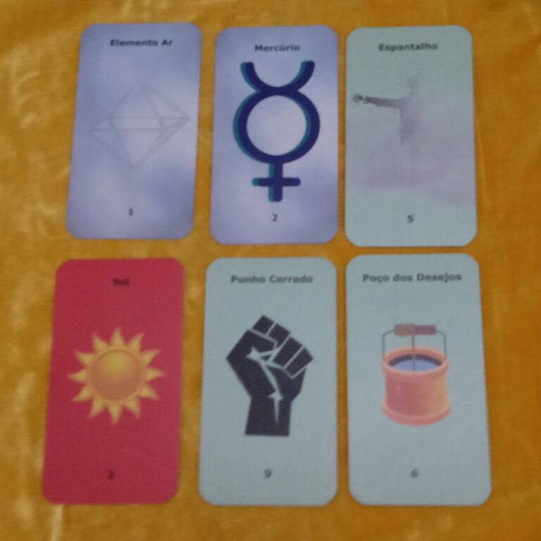 Tiragem com seis cartas do Tarot Simbólico, distribuidas com três em cima e tres em baixo