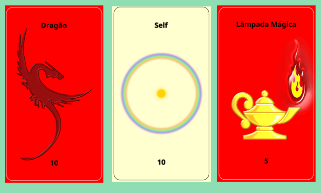 Uma carta vermelha com um dragão seguida por uma carta bege com um ponto central amarelo circundado por um arco-íris e um carta vermelha com o desenho de uma lâmpada de Aladim